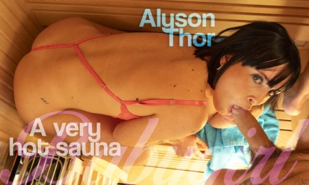 Thumbnail video 'A Very Hot Sauna Voyeur'