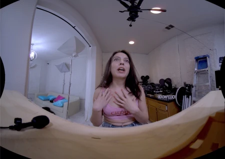 Thumbnail video 'Satine Summer Porn Star Sex Story'