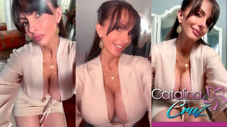 Thumbnail video 'Catalina Cruz - Vanity Vixen 5K VR'