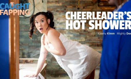 Thumbnail video 'Cheerleader's Hot Shower'