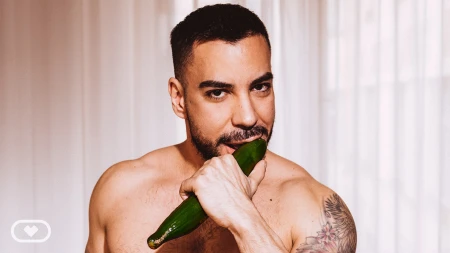 Thumbnail video 'The Naked Chef'