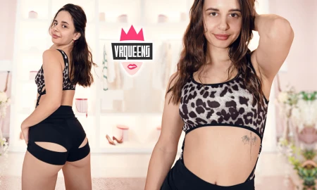 Thumbnail video 'Eastern Girl on Pink'