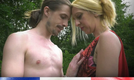 Thumbnail video 'Three Guys For One Cougar'