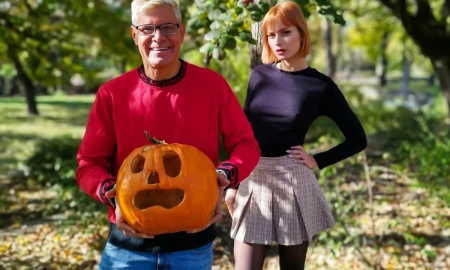 Thumbnail video 'Dolly Dyson No Nut November - Old Pervert's Lover Squirts From Anal Sex'