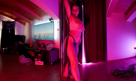 Thumbnail video 'Babyhunters Striptease, Dancing, and Shaving Her Pussy Clean for Halloween'