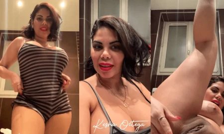 Thumbnail video 'Brunette Stunner Kesha Ortega Fills Her Tight Pussy With A Fat Dildo!'