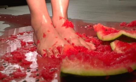 Thumbnail video 'Beautiful MILF Naked Tramples Watermelon Hot Feet Red Toes - Amateur Living Room Fetish'