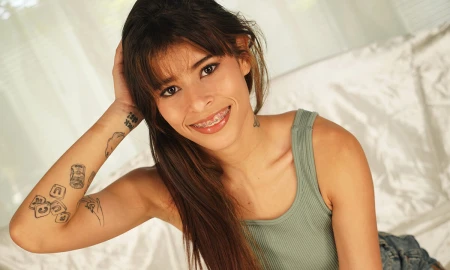 Thumbnail video 'Cute Braces 19 y.o. Teen Fisting Her Tight Asshole'