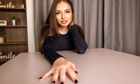 Thumbnail video 'Bella Young – The First Date You’ll Never Forget'