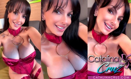 Thumbnail video 'Catalina Cruz - Satin Seduction 5.7K VR'
