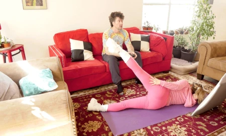 Thumbnail video 'Pregnant Stepsister Gets Fucked In The Living Room'