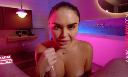 Thumbnail video 'Glamour Model POV Fucking & Swallowing Cum'