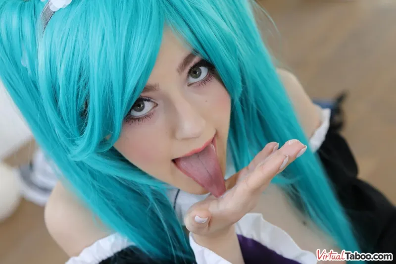 Cosplay All The Way: Stepsis Gets A Creampie