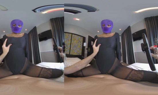 Thumbnail video 'Julia Kate First Encasement Nylon'
