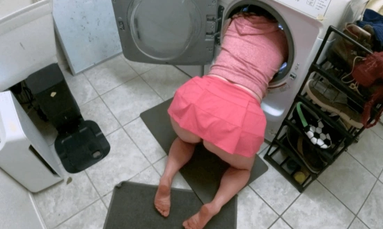 Thumbnail video 'Stepmom Stuck In The Washing Machine Takes It In Both Holes To Keep It A Secret'