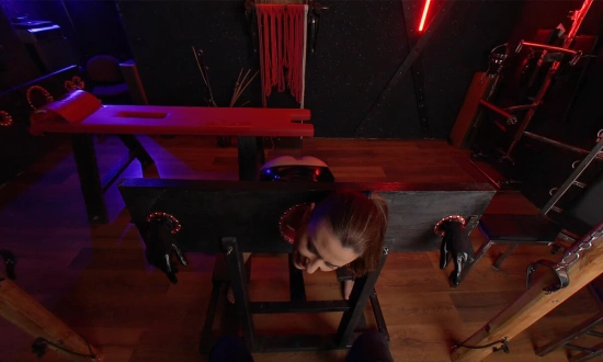 Thumbnail video 'Dominate Billie Star And Be My Master'