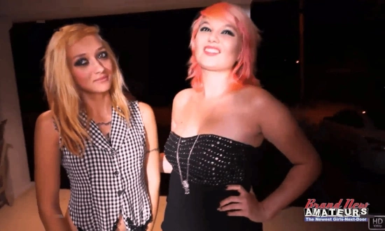 Thumbnail video 'Jackie And Trinity Best Friends Contrast Blonde Exotic Messy Throat!'