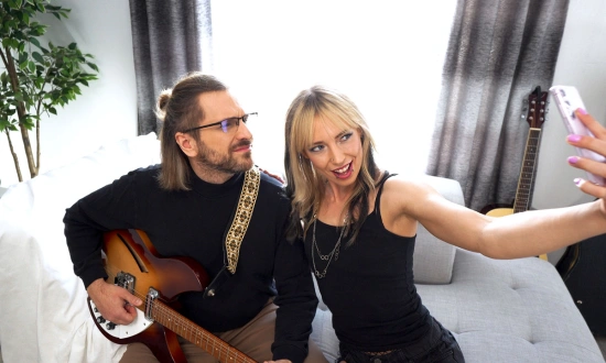 Thumbnail video 'The Big Neck Of The Guitar Teacher'