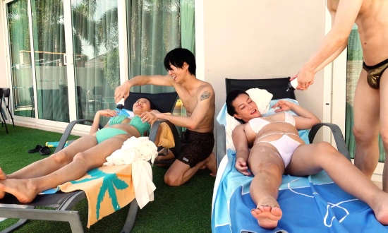 Thumbnail video 'Erotic Pool Villa Massage'