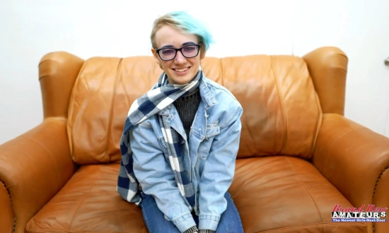 Thumbnail video 'Raven Blonde Coed Goes Solo With Toys Before Diving Into Sloppy Oral!'