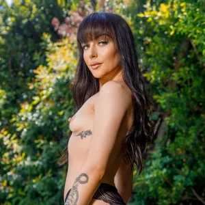 Emma Jades Avatar picture