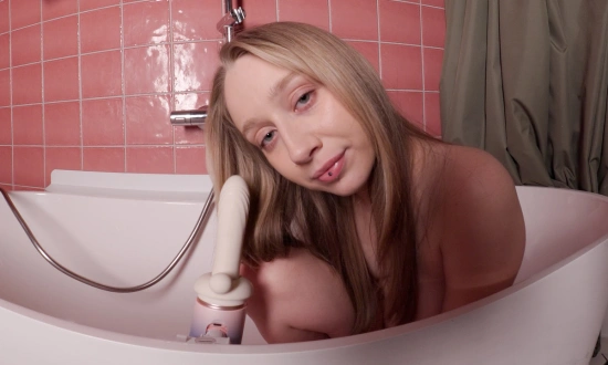 Thumbnail video 'Hot Shower And Sex Machine Is Too Much For My Yang Pussy'