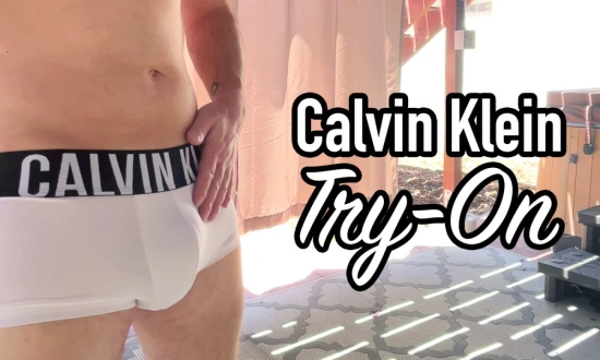 Thumbnail video 'Calvin Klein Underwear Try-On'