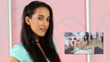 Thumbnail video 'The Glass Dildo'