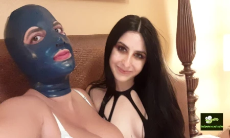 Thumbnail video 'Sarah Arabic And Kaitlyn Katsaros Get Wild With 4 Guys'