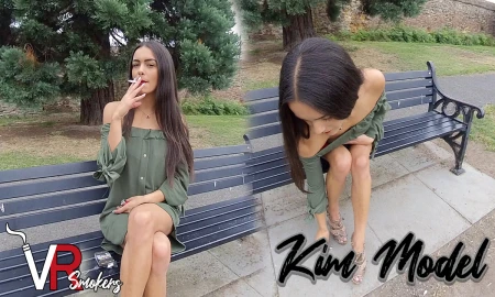 Thumbnail video 'Kim Model - Park Bench'