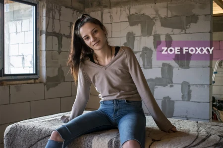 Thumbnail video 'Zoe Foxxy - Quick fucking in an abandoned building'