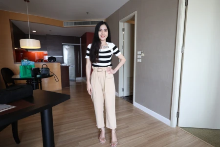 Thumbnail video 'Normal Thai Girl Seduced Into Real Porn'