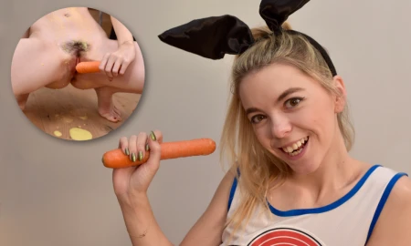 Thumbnail video 'Bunny Luvs Carrots'
